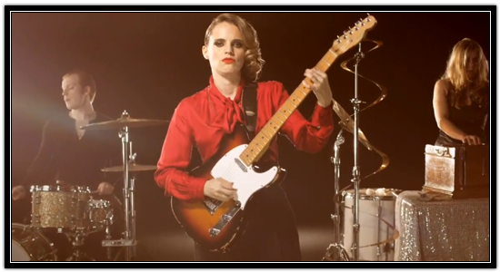 Anna Calvi – Suzanne and I