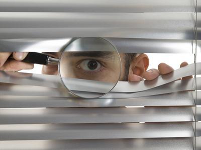 Comment protéger son écran des voyeurs et des espions ?