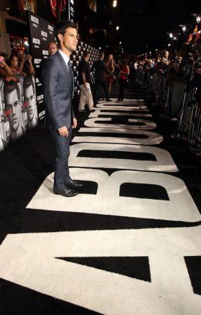 Taylor_Lautner_Premiere_Lionsgate_Films_Abduction_oUNq-LJDoBnl.jpg