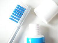 COMMENT FAIRE UN DENTIFRICE NATUREL SANS FLUOR ET SANS TRICLOSAN