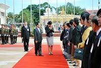 Yingluck en voyages officiels chez ses voisins