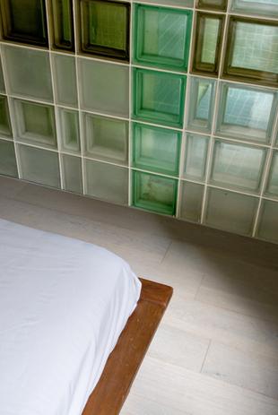 « De lignes et de couleurs » : la réhabilitation et la décoration intérieure d’un appartement parisien de 72m² par l’architecte Aude Borromée