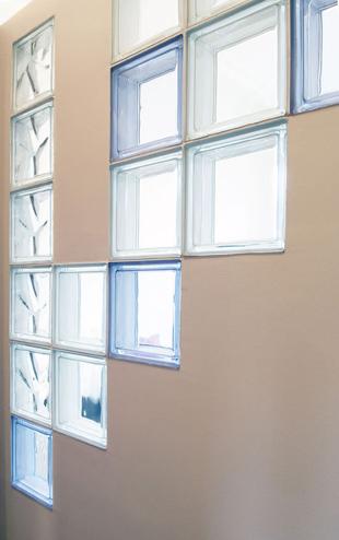 « De lignes et de couleurs » : la réhabilitation et la décoration intérieure d’un appartement parisien de 72m² par l’architecte Aude Borromée