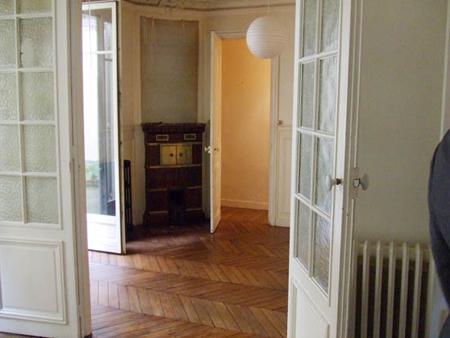 « De lignes et de couleurs » : la réhabilitation et la décoration intérieure d’un appartement parisien de 72m² par l’architecte Aude Borromée