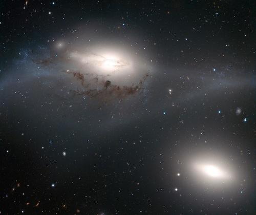 NGC4438 et NGC4435