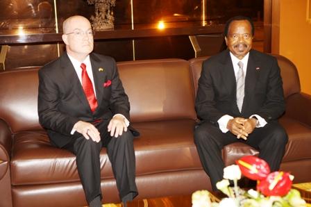 Paul Biya discute politique et affaires avec l'ambassadeur des Etats unis
