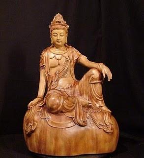 Statue Guan Yin en bois de santal