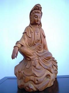Statue Guan Yin en bois de santal