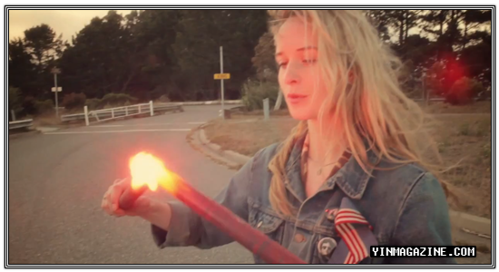 Girls – Honey Bunny [Video]