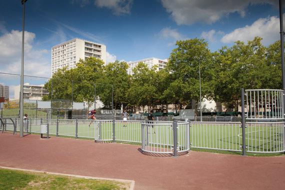 INAUGURATION DU NOUVEAU TERRAIN SPORTIF DE PROXIMITE.