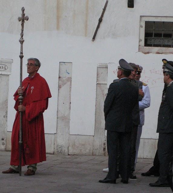 Mercredi 14 septembre, Procession de l'Exaltation de la Sainte Croix.