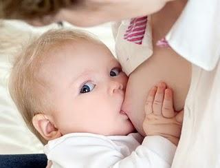 L'allaitement favorise le développement mental de bébé