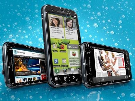 Motorola Defy+ un smartphone Android pour le géocaching