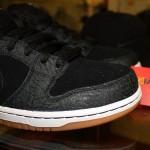 nike sb dunk entourage gr 03 150x150 General Release: Entourage x Nike SB Dunk Low ‘Lights Out’  