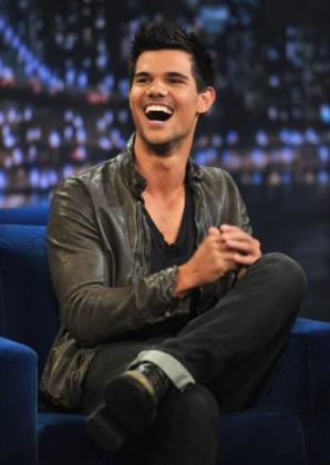 Taylor Lautner est un vrai Cow-boy !!!