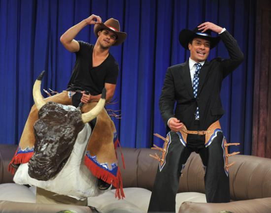 Taylor Lautner est un vrai Cow-boy !!!