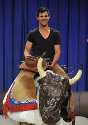 Taylor Lautner est un vrai Cow-boy !!!