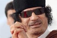 Kadhafi  touché par satellite en chute libre