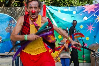 Des ONG qui font rire