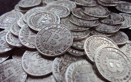Et les bitcoins devinrent réels ! bitcoin monnaie virtuelle pieces reelles gnd Et les bitcoins devinrent réels !