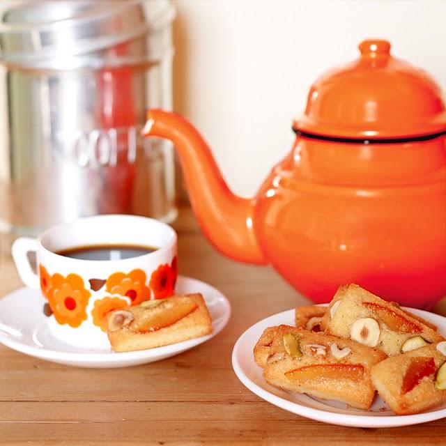 On révise ses classiques # 8 - Les financiers (minuscules avec des fruits secs dessus)