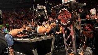 Christian est disqualifié lors de son combat face à John Cena