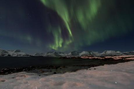 Aurora-Borealis-above-Norway-by-Orvill-Aakra Aurore boréale en Norvége photographiée par Orvill Aakra