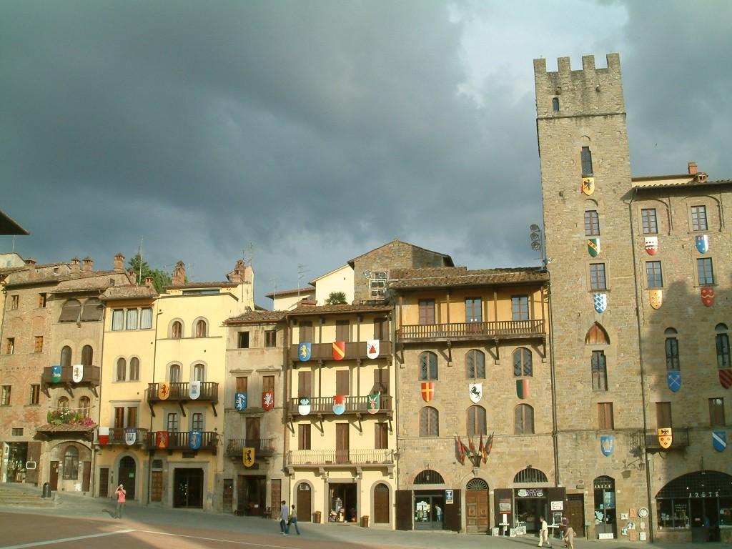 Arezzo Piazza Grande 21 1024x768 Vacances en Toscane – Week end culturel à Arezzo