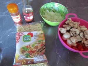 ingrédients wok nouilles poulet