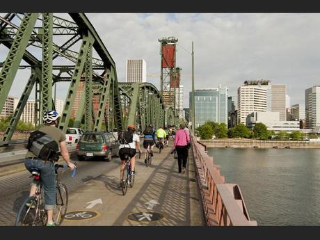 Piétons et cyclistes à Portland, aux Etats-Unis