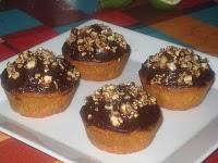 Muffins au beurre de cacahuètes nappage chocolat et pralin