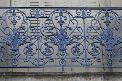 Qui s'y frotte s'y pique (111)