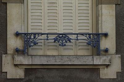 Qui s'y frotte s'y pique (111)