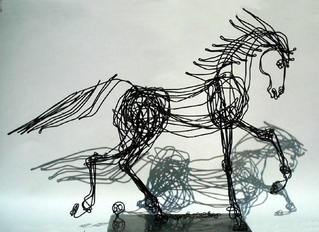 N°12 - L'Entretien avec.... Anna Golicz-Cottet - volumes et calligraphies en fil de fer