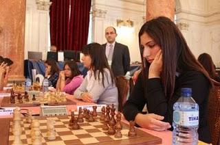 Echecs en Slovénie : Yildiz Betul Cemre (2308) du club d'Anatolia lors de la ronde 6 © site officiel