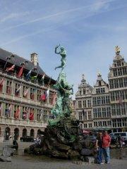 2009-07-21-Anvers-FontaineBrabo-1