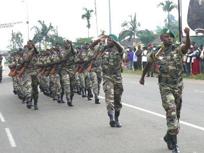 Des soldats montent en grade à Garoua