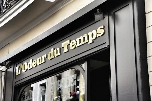 AU BON VIEUX TEMPS…

À l’ombre des bouquins, coincé...