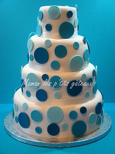 wedding cake à pois bleu