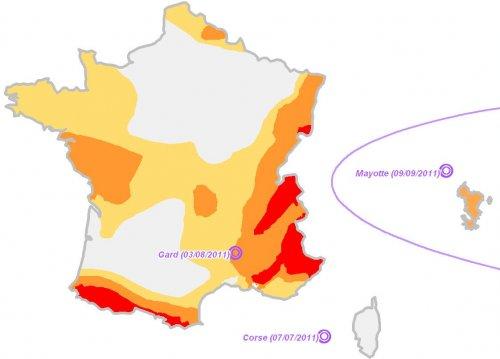 Localisation des trois séismes modérés survenus sur le territoire français entre le mois de juillet et le mois de septembre 2011, et zonage sismique de la France