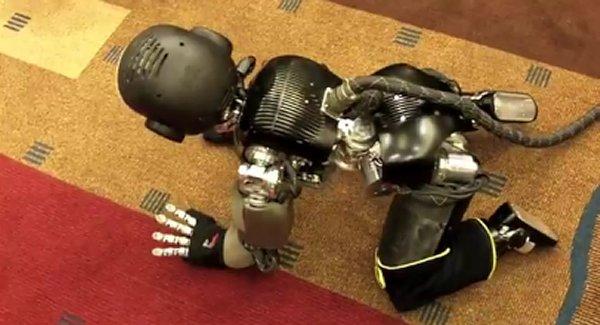icub crawling iCub : le robot enfant marche à quatre pattes
