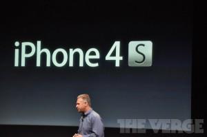 iPhone 4S 300x199 Résumé de la Keynote dApple du 4 octobre 2011