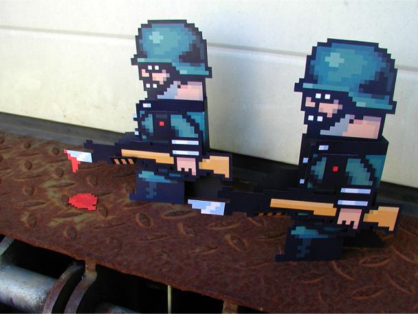 Pixel Troopers papertoys (x2)