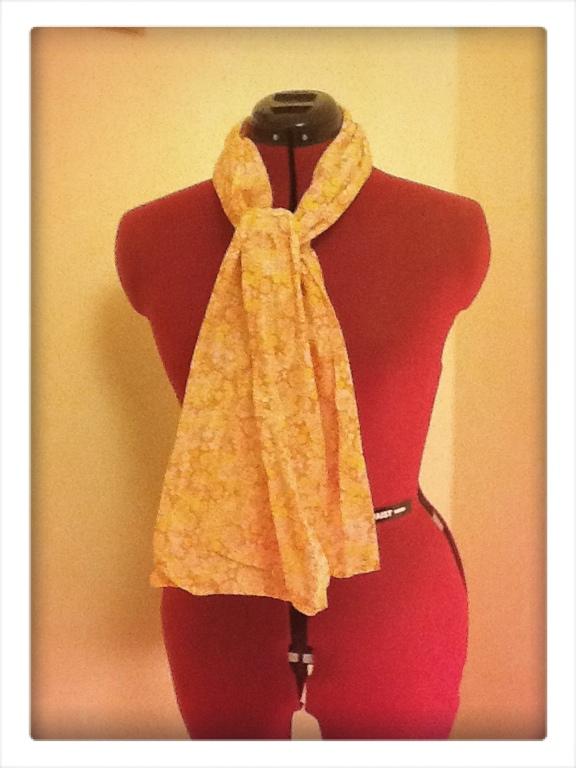 Une écharpe très seventies