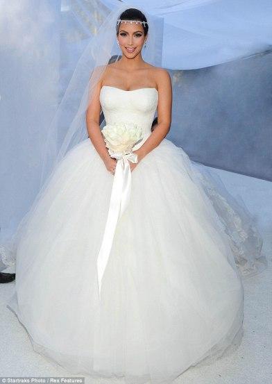 Inspiration Mariage… Les robes de mariée de Kim Kardashian! | À Voir