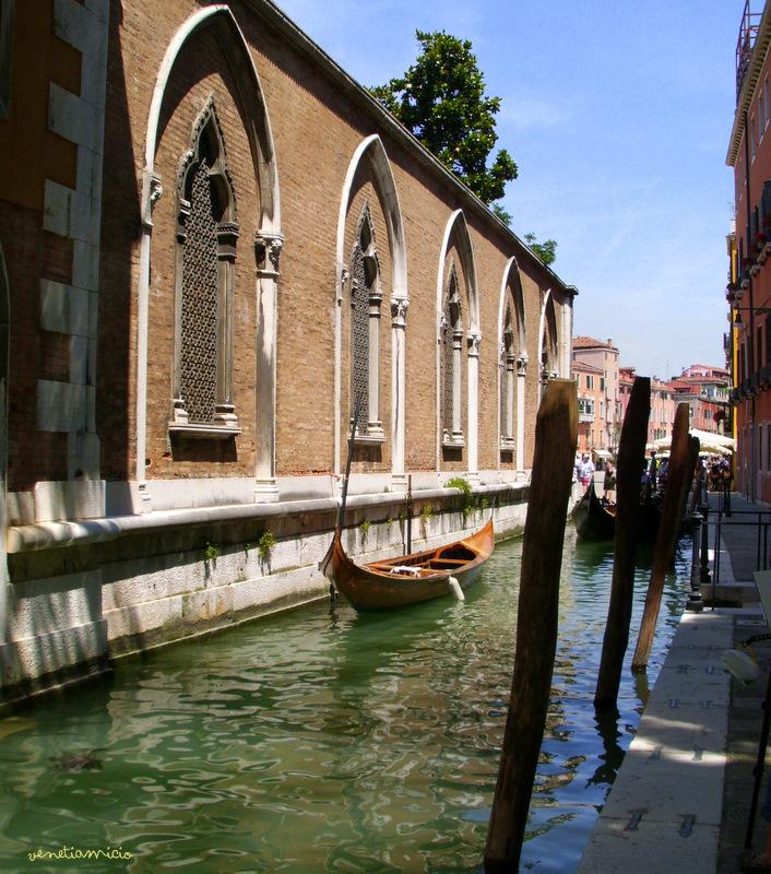 Une gondole pas comme les autres...