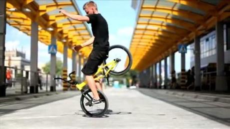 vlcsnap-2011-10-04-16h27m44s168 G SHOCK ET LE TEAM DEEP VOUS FONT VISITER BERLIN EN BMX !