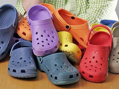 dangers des chaussures crocs sur les pieds