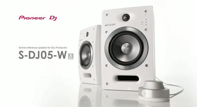 S DJ05 W Les enceintes Pioneer S DJ05 passent au blanc