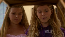 vlcsnap_2011_10_09_01h28m00s140